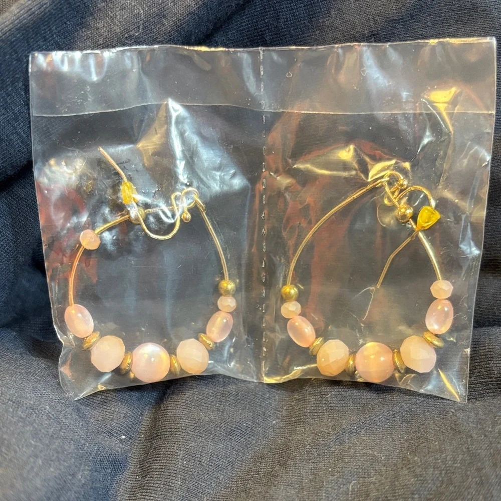 Monet necklace, 6 pairs of Avon earrings, and Avon pendant necklace. - Picture 10 of 10